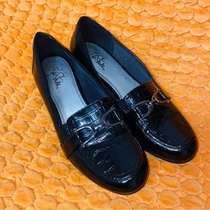 Life Stide black faux, Loafers Slip On Pointed
Toe Shoes WomenSz 8